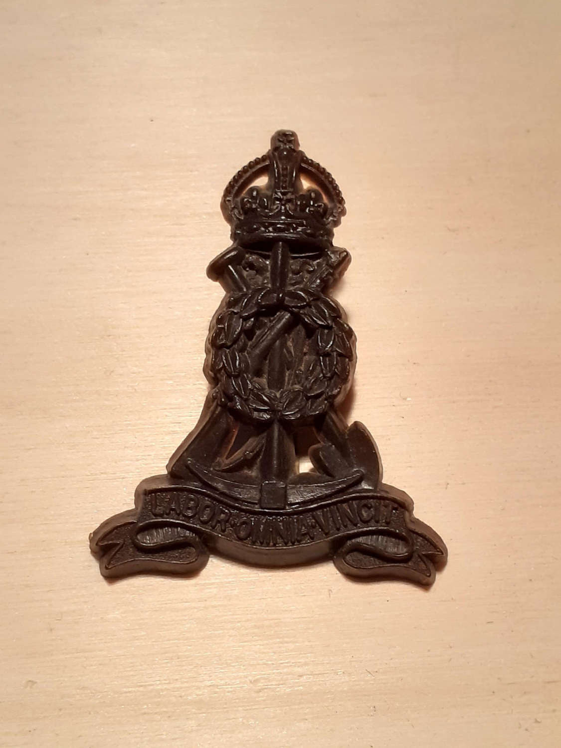 Pioneer Corps Bakelite Cap Badge