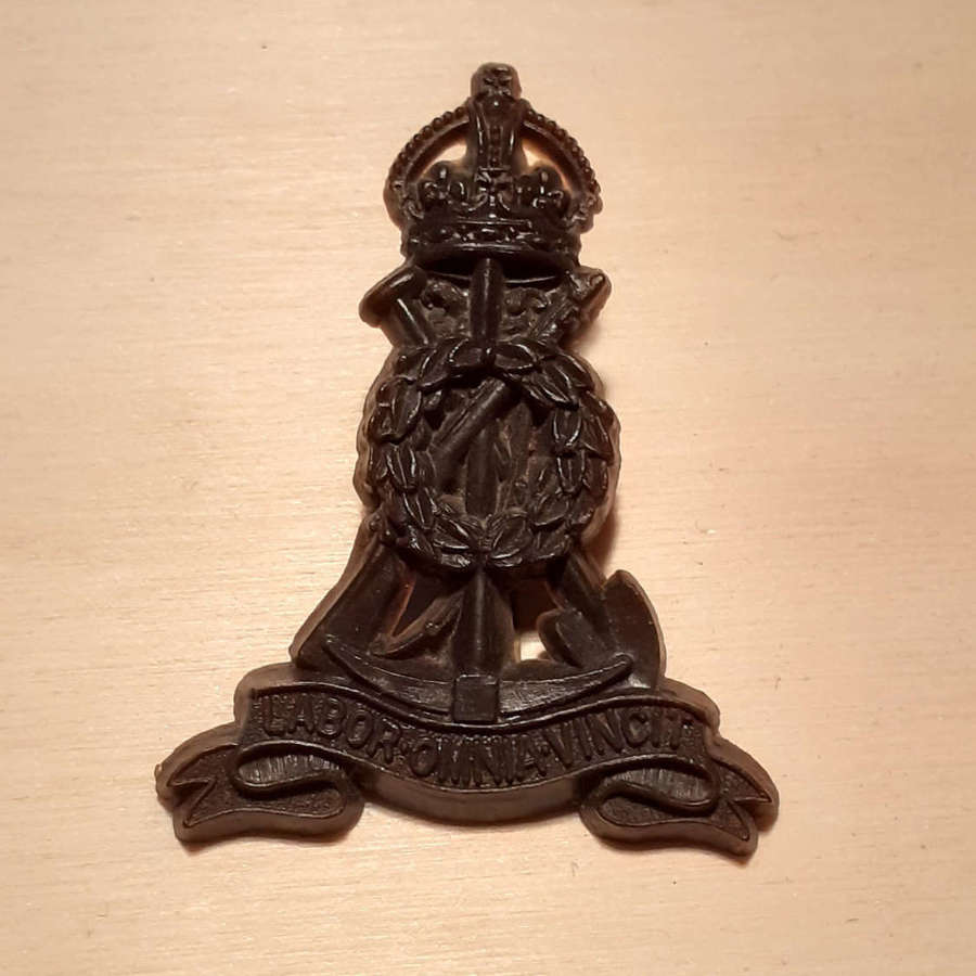 Pioneer Corps Plastic Cap Badge